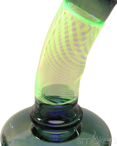 SMOKEA UV Beaker Oil Rig w/ Showerhead Perc